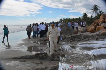 Pemprov Sumbar bangun pengamanan pantai atasi abrasi di Muara Air Haji
