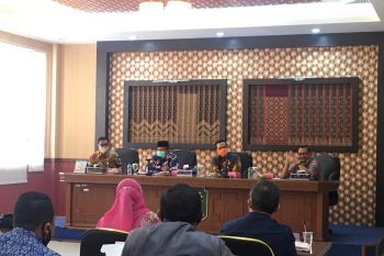 Peduli RT/RK, Bupati Siak berikan BPJS Ketenagakerjaan