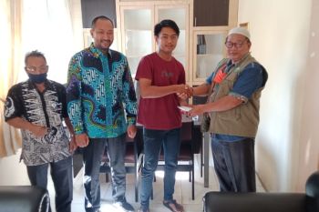 Tujuh ahli waris pasien COVID-19 di Bengkalis terima santunan