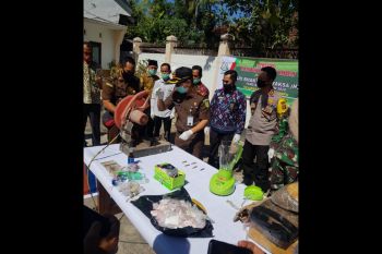 Ratusan gram sabu dan empat kilogram ganja dimusnahkan