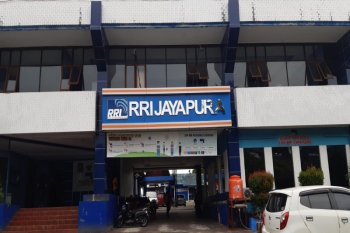 Masuk zona merah COVID-19 RRI Jayapura hentikan sementara siaran