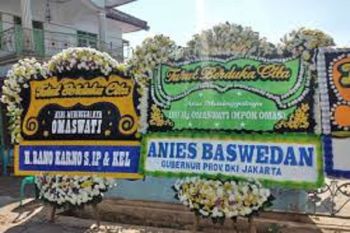 Gubernur DKI, Anies Baswedan kirim bunga duka cita untuk Omas