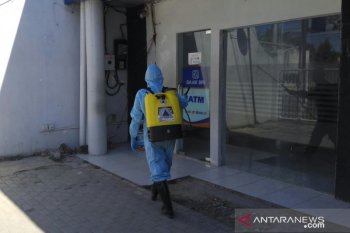 Petugas lakukan penyelidikan epidemiologi pada kasus karyawan BRI