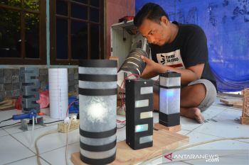 Lampu hias pipa paralon