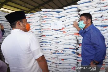Dompet Dhuafa Sumsel bagikan paket sembako untuk para guru honor
