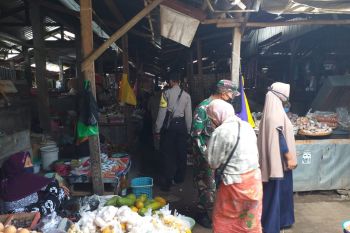 96 persen komunitas pasar tradisional di Mataram taati protokol COVID-19
