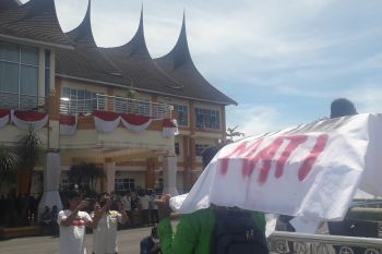Aliansi mahasiswa Pasaman Barat demontrasi tuntut pengoperasionalan RSUD Pratama Ujung Gading (Video)