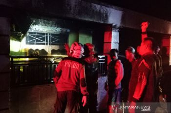 Polisi selidiki penyebab terbakarnya delapan rumah di kawasan padat penduduk