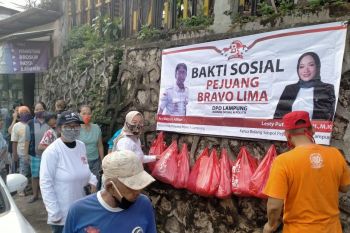 Pejuang Bravo Lima Lampung baksos bantu warga terdampak COVID-19
