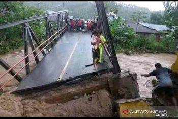 Banjir Bolsel, Pemprov pastikan stok bahan pokok aman