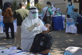 Bupati Pati dan pejabat lainnya jalani tes usap COVID-19