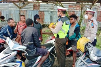 Lantas Polres Yahukimo ajak tukang ojek patuhi protokol kesehatan