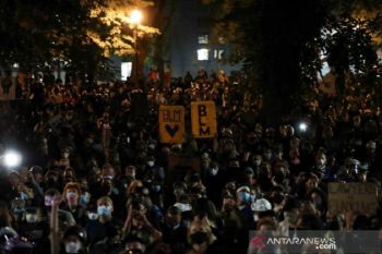 Ribuan orang unjuk rasa ikuti demonstrasi Black Lives Matter di Seattle-AS