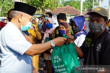 Ratusan UMKM di OKU dapat bantuan sembako