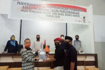 Bapaslon Baret Cella Maros setorkan kekurangan 20.005 KTP elektronik