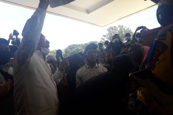 Masyarakat Sikilang Pasaman Barat gelar Demonstrasi ke DPRD Pasaman Barat (Video)