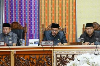 Ini jawaban Plh Bupati Bengkalis terhadap pandangan umum tujuh fraksi DPRD