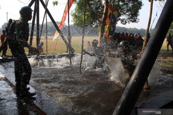Lomba ketangkasan halang rintang