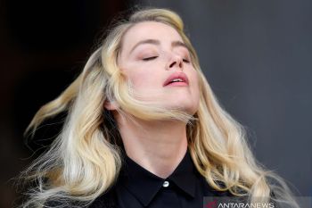Bukti kekerasan Amber Heard pada adiknya diungkap pengacara