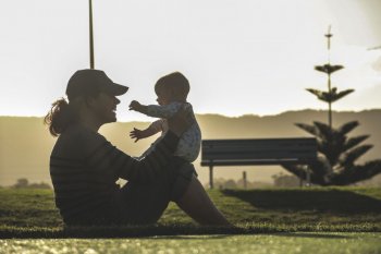 Psikolog: bermain bareng anak tidak perlu ribet