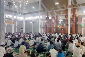 Jamaah Sholat Idul Adha di Masjid Al-Furqon patuhi protokol kesehatan