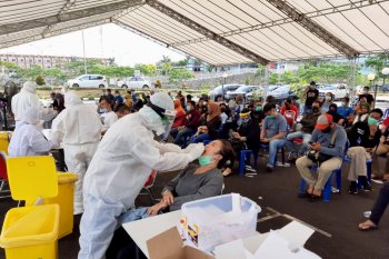 Tes swab terhadap wartawan di Tanjungpinang