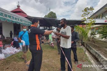 BKKBN Kalteng salurkan 600 paket daging kurban untuk warga