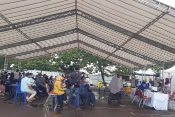 Ratusan orang kontak dengan Gubernur Kepri jalani  tes swab