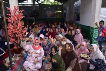 Silaturahmi dengan warga Pematang Pudu, Kasmarni didoakan kemenangan