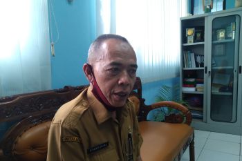 Penggunaan kantong plastik untuk bungkus daging kurban mulai berkurang, catat DLH Payakumbuh