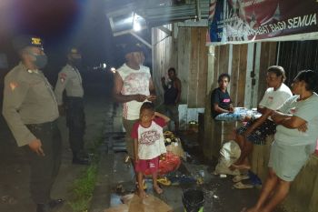 Polisi Waropen terus imbau warga patuhi protokol kesehatan
