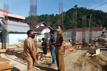 Bupati Pesisir Selatan tinjau pembangunan gedung penanganan penyakit paru