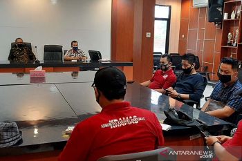 Komunitas Karaoke Banyumas meminta tempat hiburan kembali dibuka