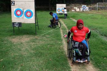 Latihan panahan persiapan Peparnas dan Asean Para Games