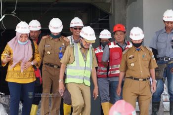 Bupati Pesisir Barat sidak pembangunan kompleks perkantoran