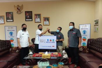 Pemkot Bandarlampung terima bantuan APD dari PT Nestle