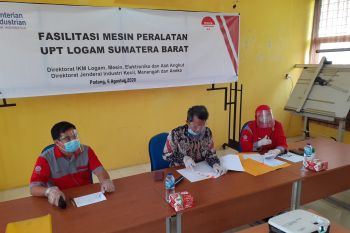 Peralatan mesin industri bantuan Kemenperin RI serahkan pada UPTD logam Sumbar