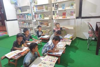Pustaka daerah Provinsi Sumbar ladani minat membaca saat pandemi COVID-19, ada iSumbar Mambaco