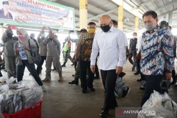 Menkop UKM ajak pelaku usaha mikro mengakses bantuan produktif Rp2,4 juta