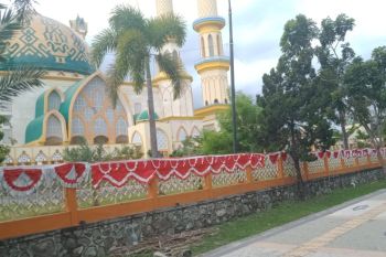 Upacara HUT RI di Pemkot Mataram menerapkan protokol cegah COVID-19