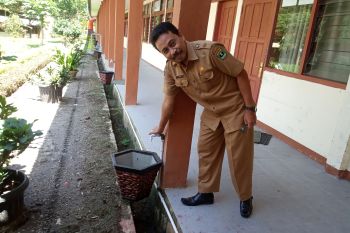 Kreatif, SMAN Agam Cendekia modifikasi pot bunga  jadi tempat cuci tangan cegah COVID-19