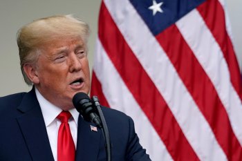 Trump teken perpanjang bantuan COVID-19 pasca-kongres gagal sepakat