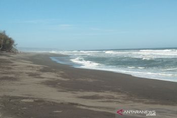 Bantul mengusulkan pemasangan papan larangan mandi di laut wisata pantai