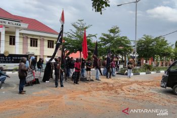 Mahasiswa USN kembali gelar unjuk rasa di kantor dewan