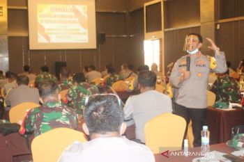 Bhabinkamtibmas-Bhabinsa berperan penting sosialisasi Pilkada damai