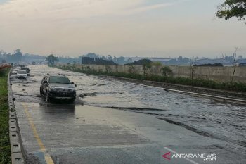 Tol Padaleunyi Km 130 banjir