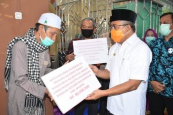 Pemprov Sulbar berikan hibah keagamaan kepada Pemkab Majene