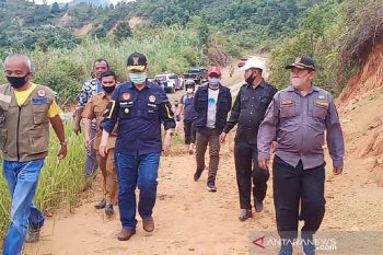 Nasrul Abit : Akses Jalan Kecamatan Tigo Lurah Masih Sangat Memprihatinkan