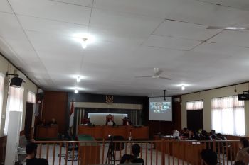 Di persidangan, ajudan Amril Mukminin beberkan bagi-bagi uang PT CGA