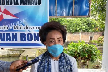 Wakil Ketua DPRD Manado Reses di Malayang dan Bantu Alat Rapid Tes